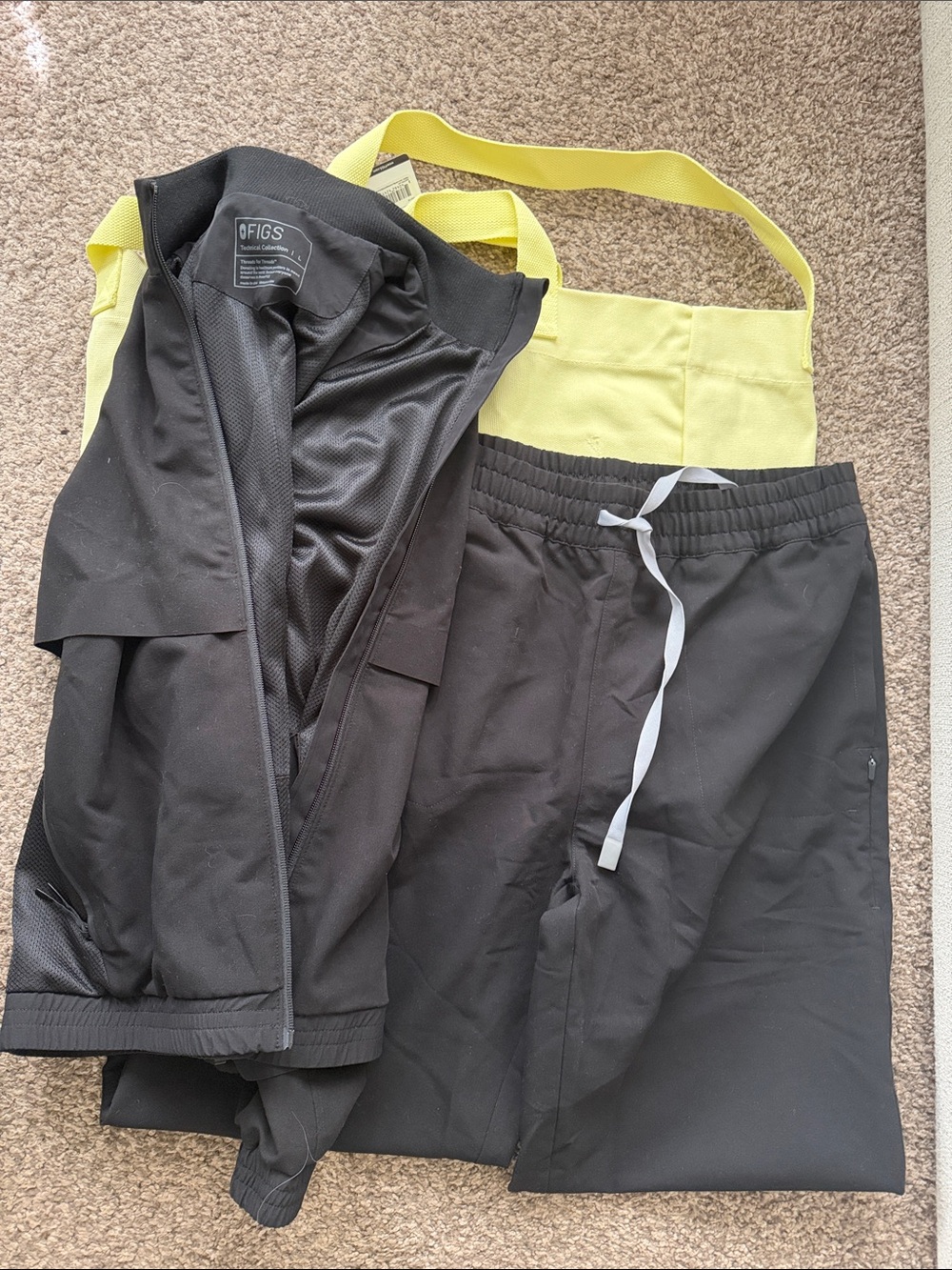FIGS women’s set